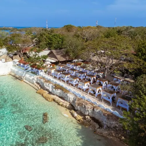 Pasadía Bora Bora Beach Club Area Club - Imagen 1