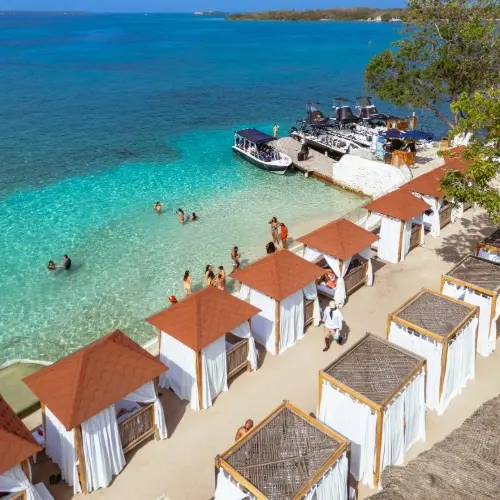 Pasadía Bora Bora Beach Club Area Club - Imagen 2