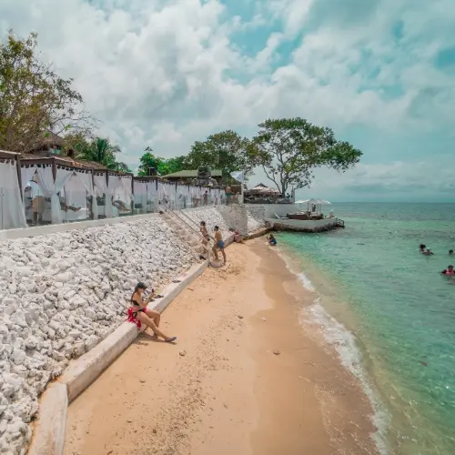 Pasadía Bora Bora Beach Club Area Club - Imagen 4