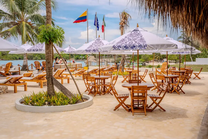 Pasadía Capri Beach Club - Imagen 1