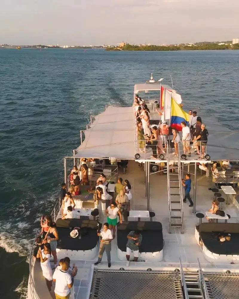 Sunset Boat Cruise · Flamante